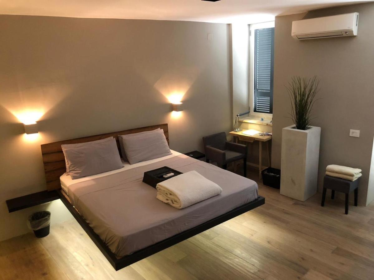 Super Design Appartamento Napoli Centro Con Sky Wifi Veloce E Netflix Eksteriør billede