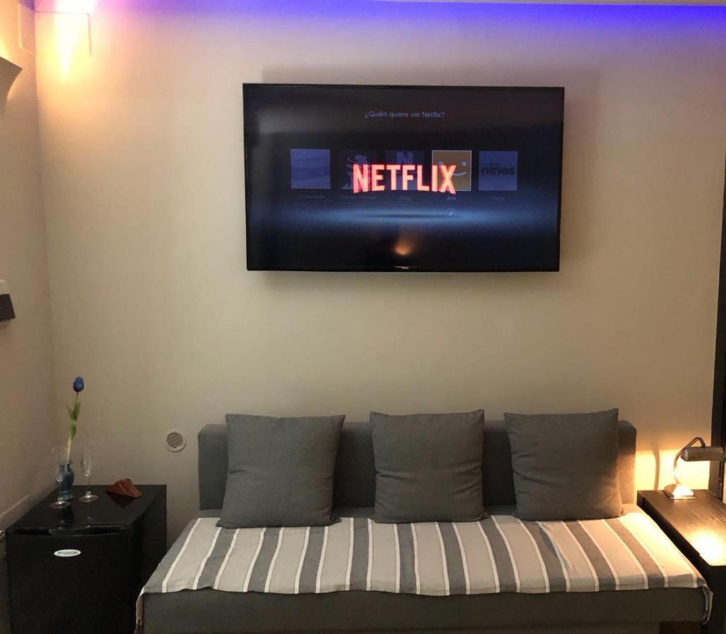 Super Design Appartamento Napoli Centro Con Sky Wifi Veloce E Netflix Eksteriør billede