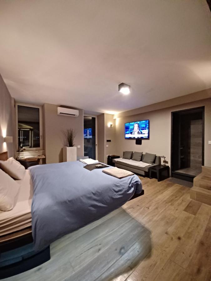 Super Design Appartamento Napoli Centro Con Sky Wifi Veloce E Netflix Eksteriør billede
